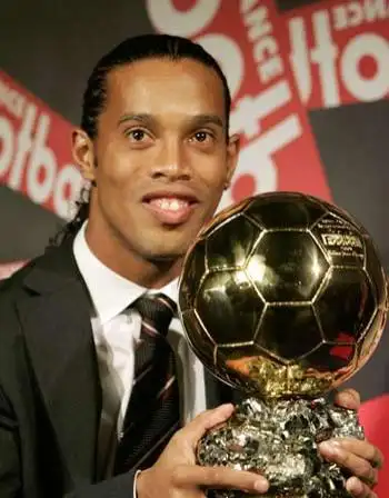 亚中场以其 亚中场以其