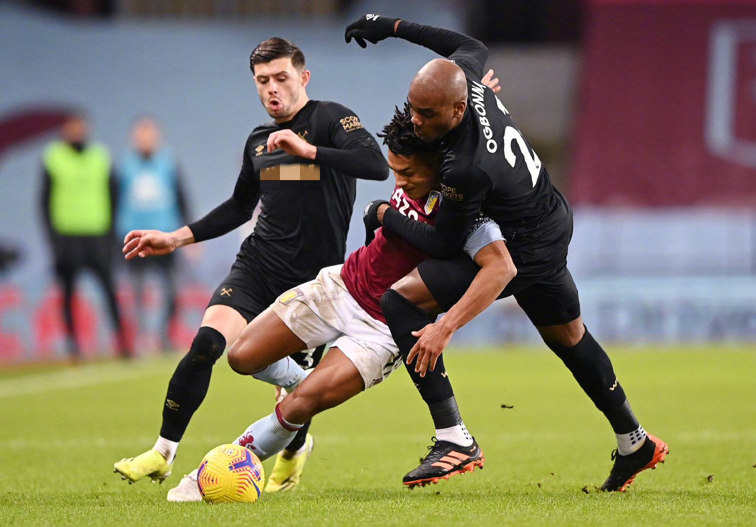 他似乎都顯 他似乎都顯